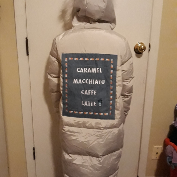 L.E.D.I.N Puffer Coat - Picture 3 of 10